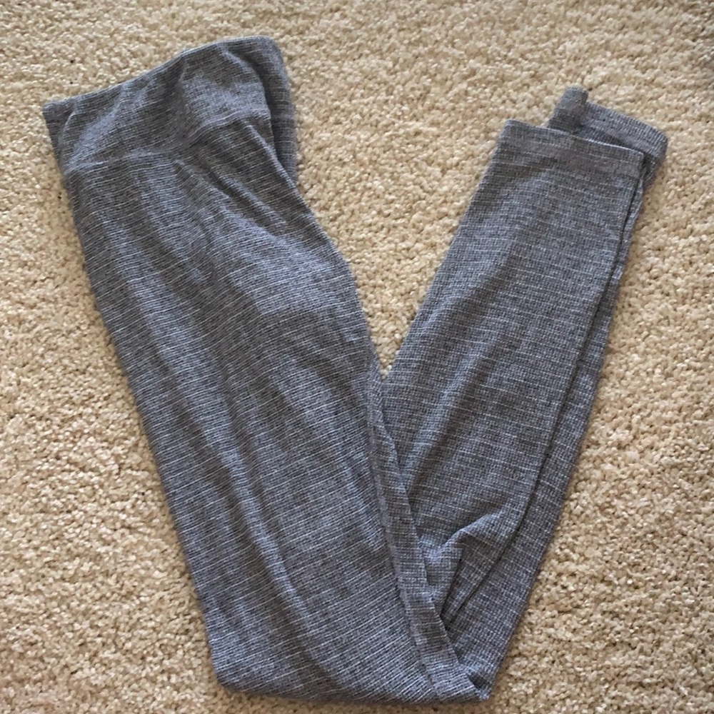 the classic brandy melville grey leggings
